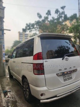 Used 2004 Toyota Noah