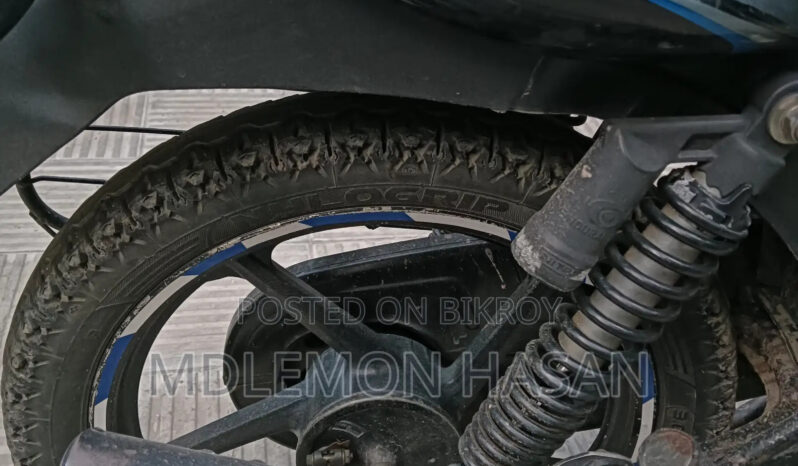 
								Used Bajaj Discover 100 full									