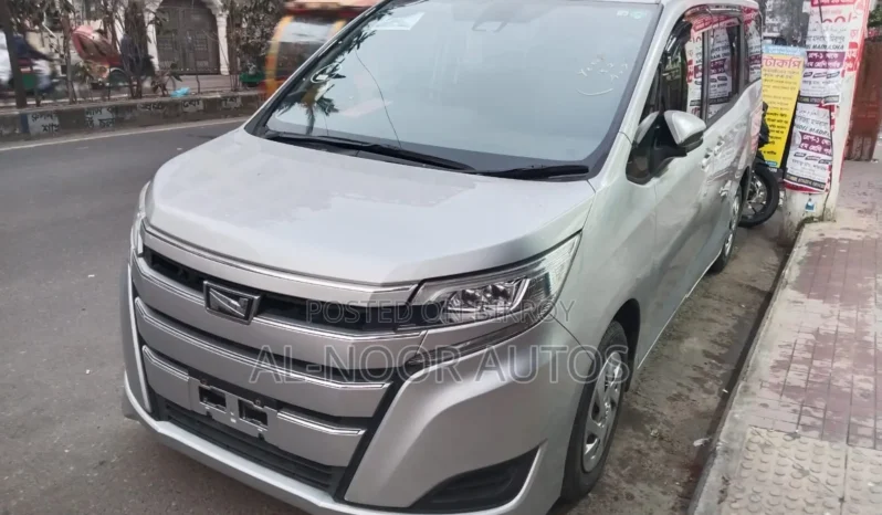 Used 2021 Toyota Noah full