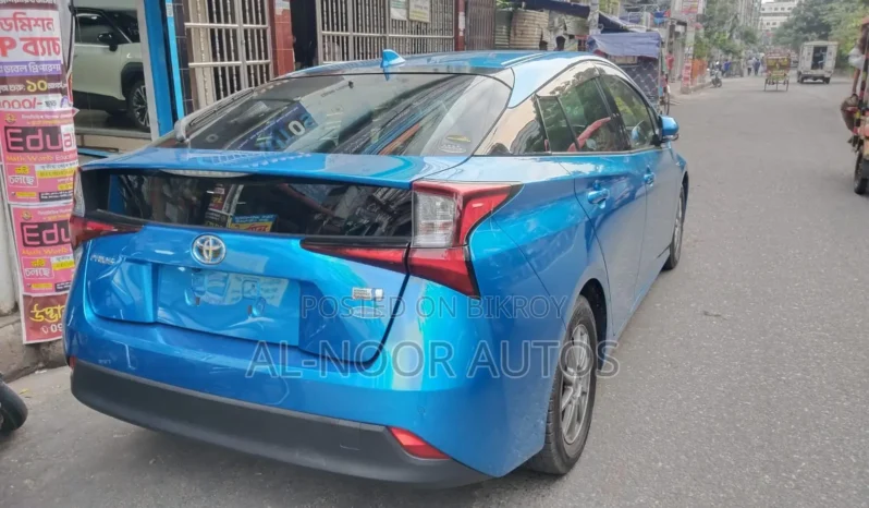 
								Used 2020 Toyota Prius full									