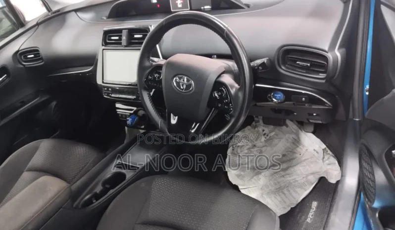 
								Used 2020 Toyota Prius full									