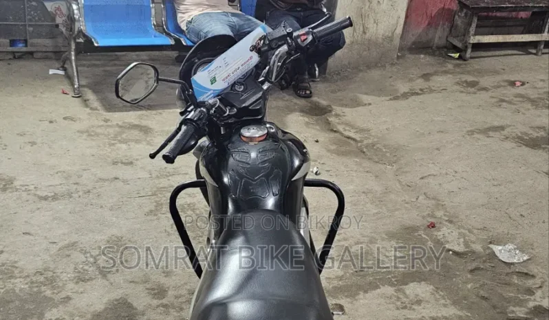 
								Used Runner Royal V2 125 full									