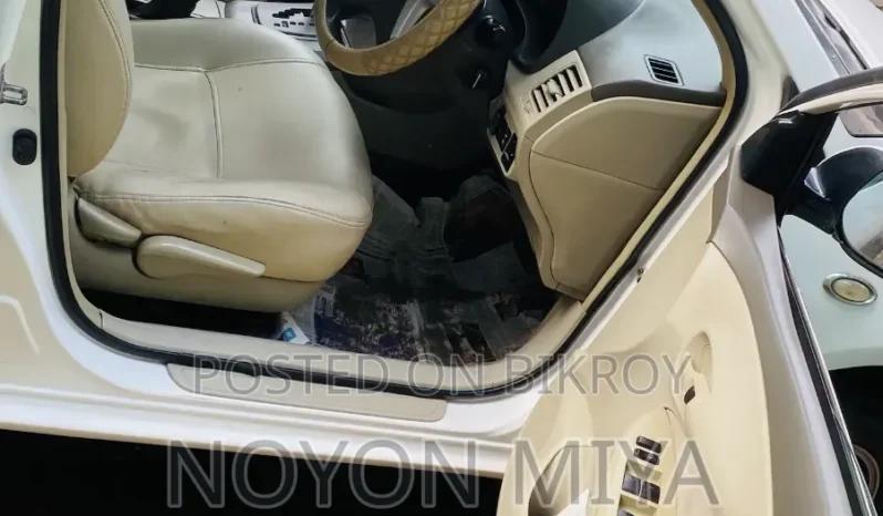 
								Used 2010 Toyota Axio full									