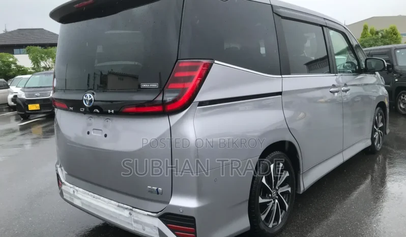 
								Used 2022 Toyota Noah full									