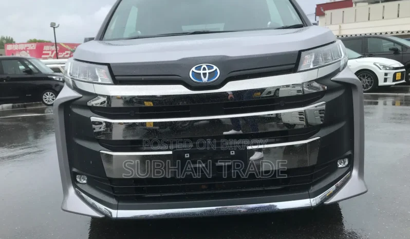 
								Used 2022 Toyota Noah full									