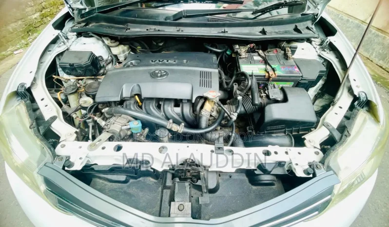 
								Used 2013 Toyota Axio full									