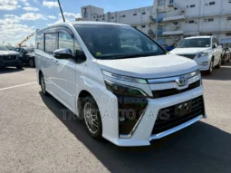 Used 2021 Toyota Voxy full