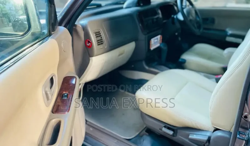 
								Used 2004 Mitsubishi Pajero Sunroof full									