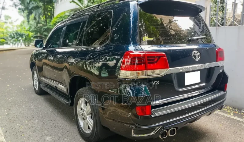 
								Used 2015 Toyota Land Cruiser full									