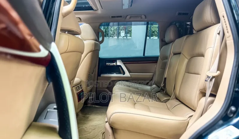 
								Used 2015 Toyota Land Cruiser full									