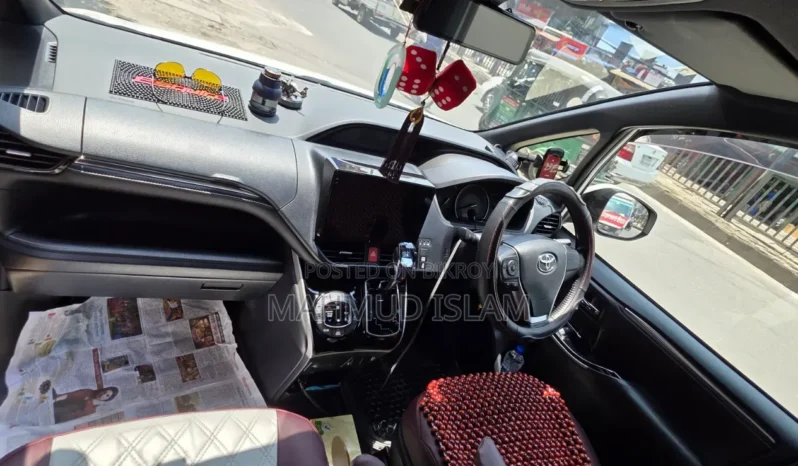 
								Used 2020 Toyota Esquire full									