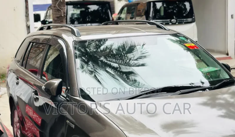 
								Used 2013 Toyota Axio full									