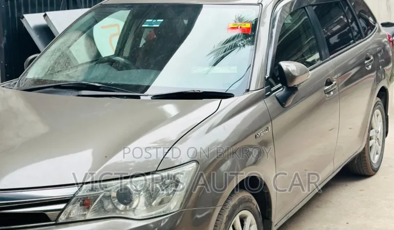 
								Used 2013 Toyota Axio full									
