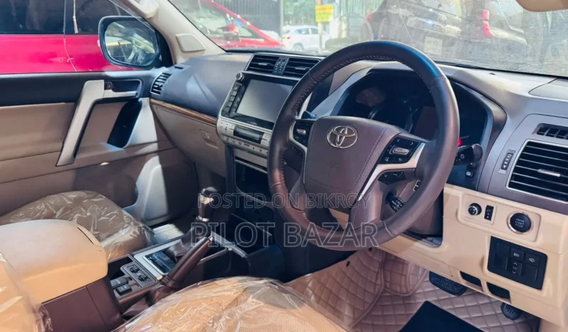 
								Used 2018 Toyota Land Cruiser Prado full									