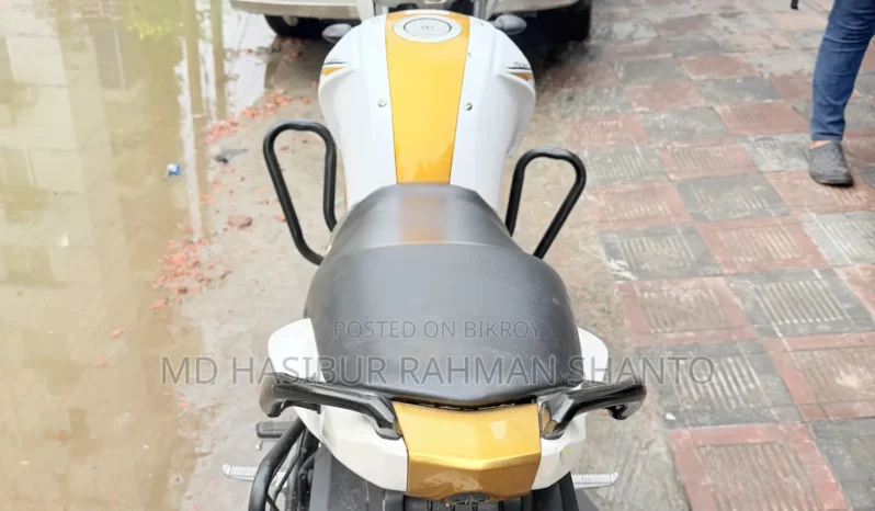 
								Used Yamaha FZ 150 full									