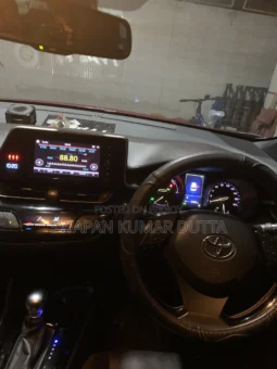 
										Used 2017 Toyota C-HR full									