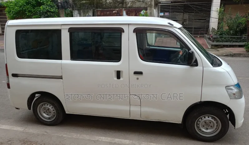 
								Used 2011 Toyota Noah full									