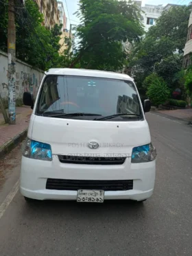 Used 2011 Toyota Noah