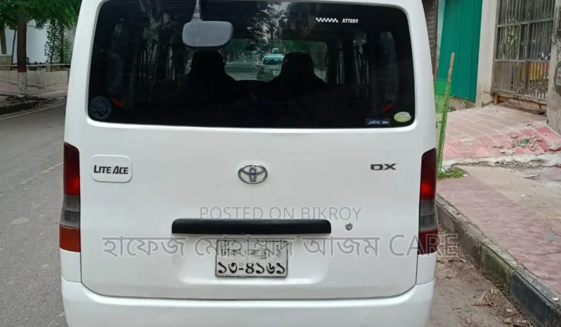
								Used 2011 Toyota Noah full									