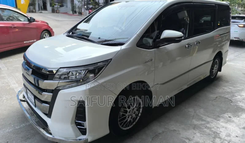Used 2019 Toyota Noah full