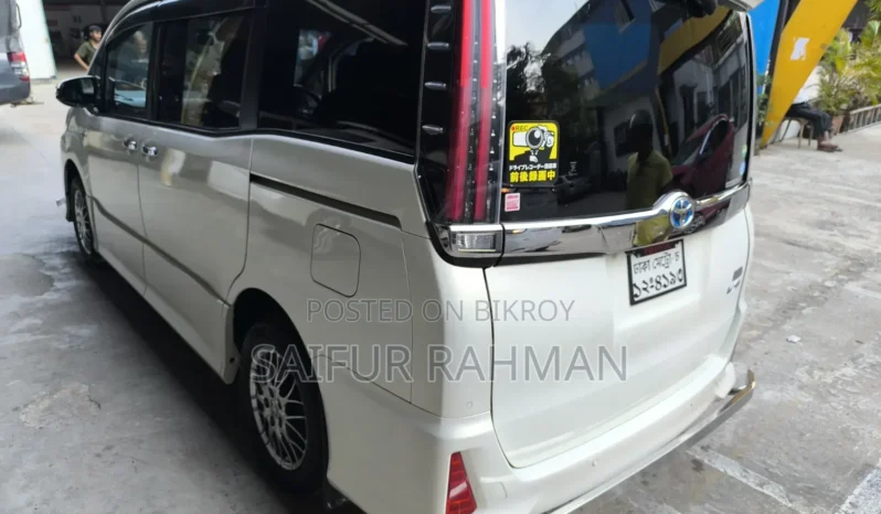 Used 2019 Toyota Noah full