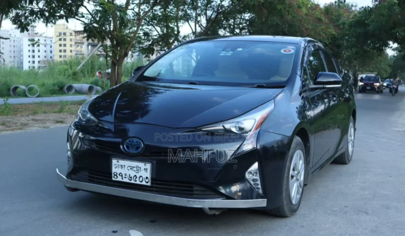 
								Used 2017 Toyota Prius full									