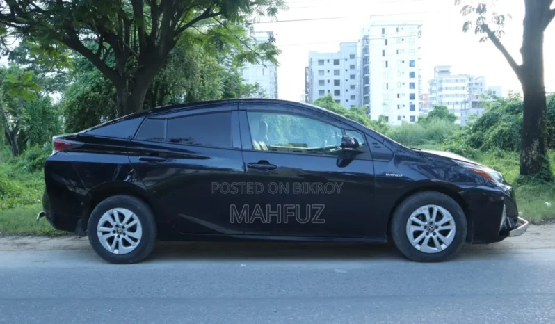 
								Used 2017 Toyota Prius full									
