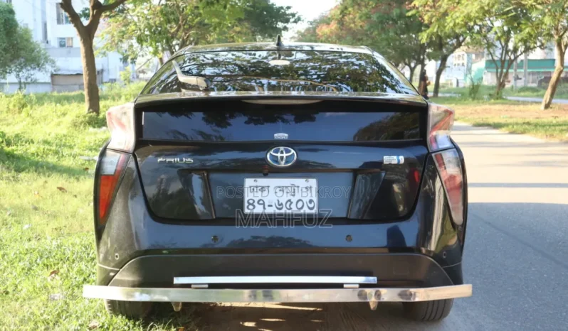 
								Used 2017 Toyota Prius full									