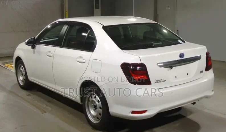 
								Used 2022 Toyota Axio full									
