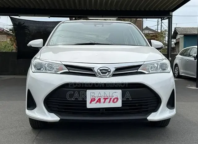 
								Used 2020 Toyota Axio full									