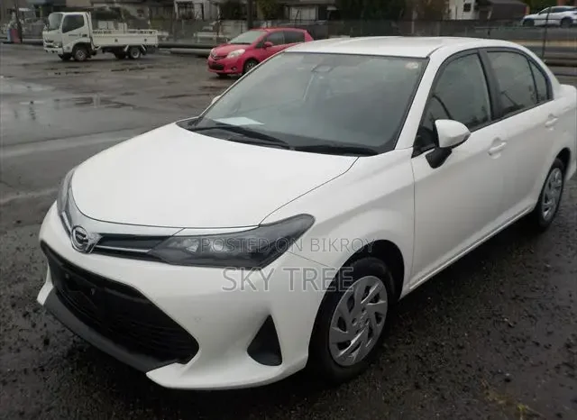 
								Used 2024 Toyota Axio full									