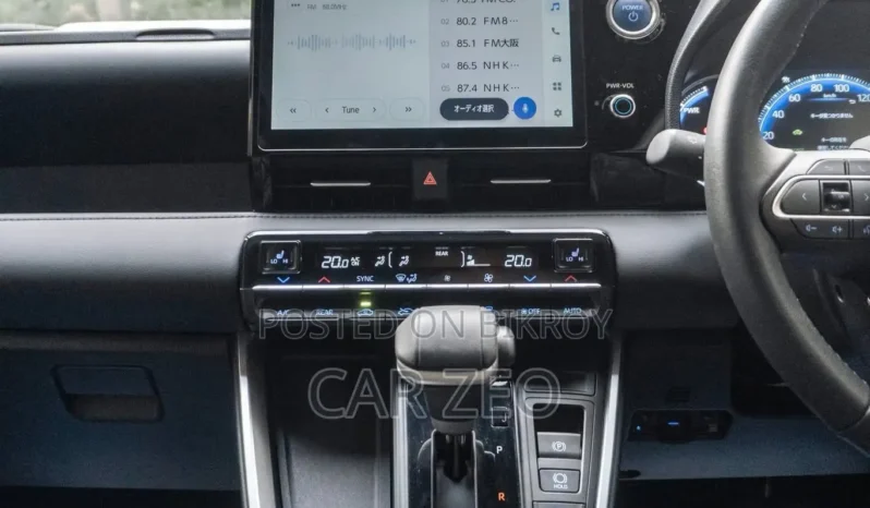 Used 2022 Toyota Voxy full