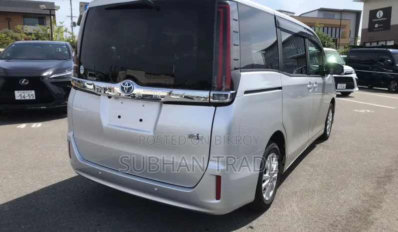 Used 2021 Toyota Noah full
