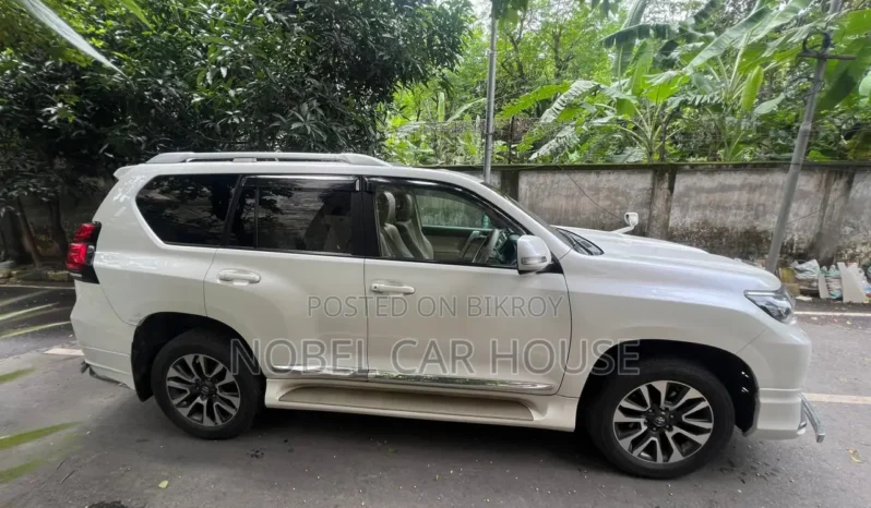 
								Used 2018 Toyota Land Cruiser Prado full									