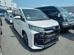 
										Used 2022 Toyota Noah full									