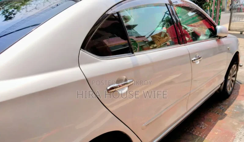 Used 2006 Toyota Premio full