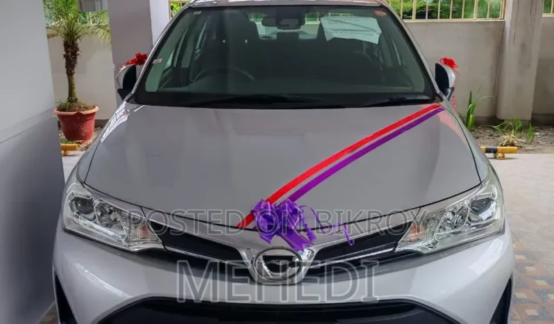 
								Used 2021 Toyota Axio full									