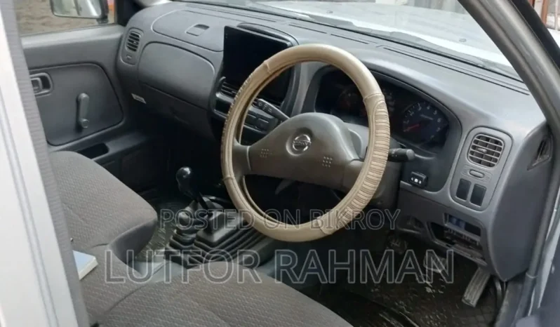 
								Used 2005 Nissan Double Cab full									