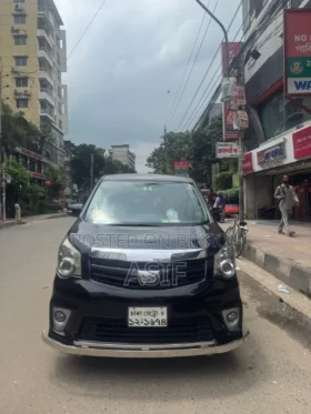 Used 2012 Toyota Noah