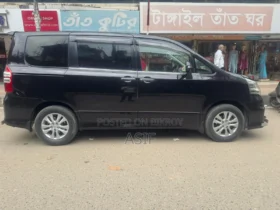 Used 2012 Toyota Noah