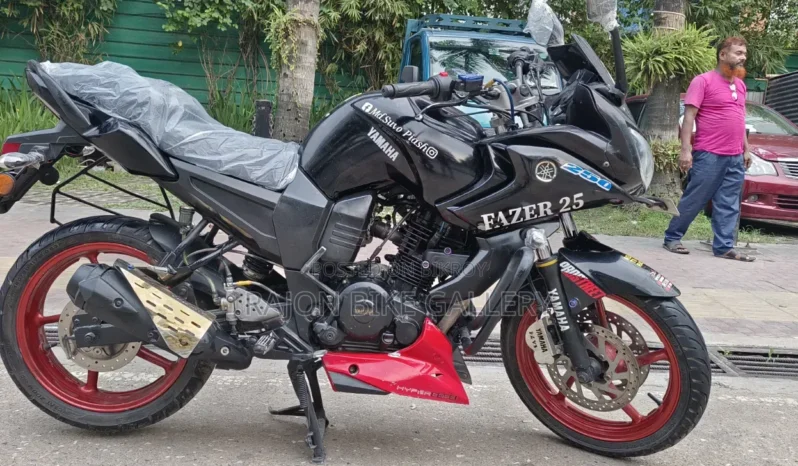 
								Used Yamaha Fazer V1 150 full									