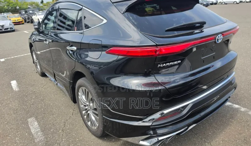 
								Used 2023 Toyota Harrier full									