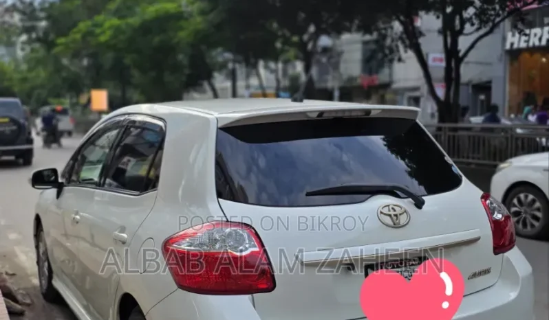 
								Used 2012 Toyota Auris full									