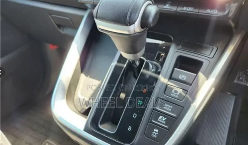 
								Used 2023 Toyota Voxy full									