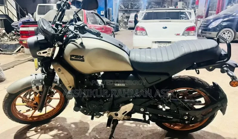 
								Used Yamaha FZ-X 150 full									