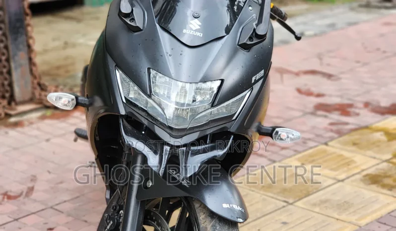 
								Used Suzuki Gixxer 250 full									