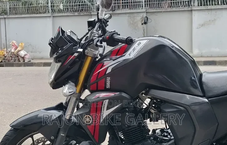 
								Used Yamaha FZ 150 full									