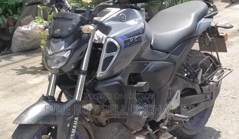 
								Used Yamaha FZS V3 150 full									